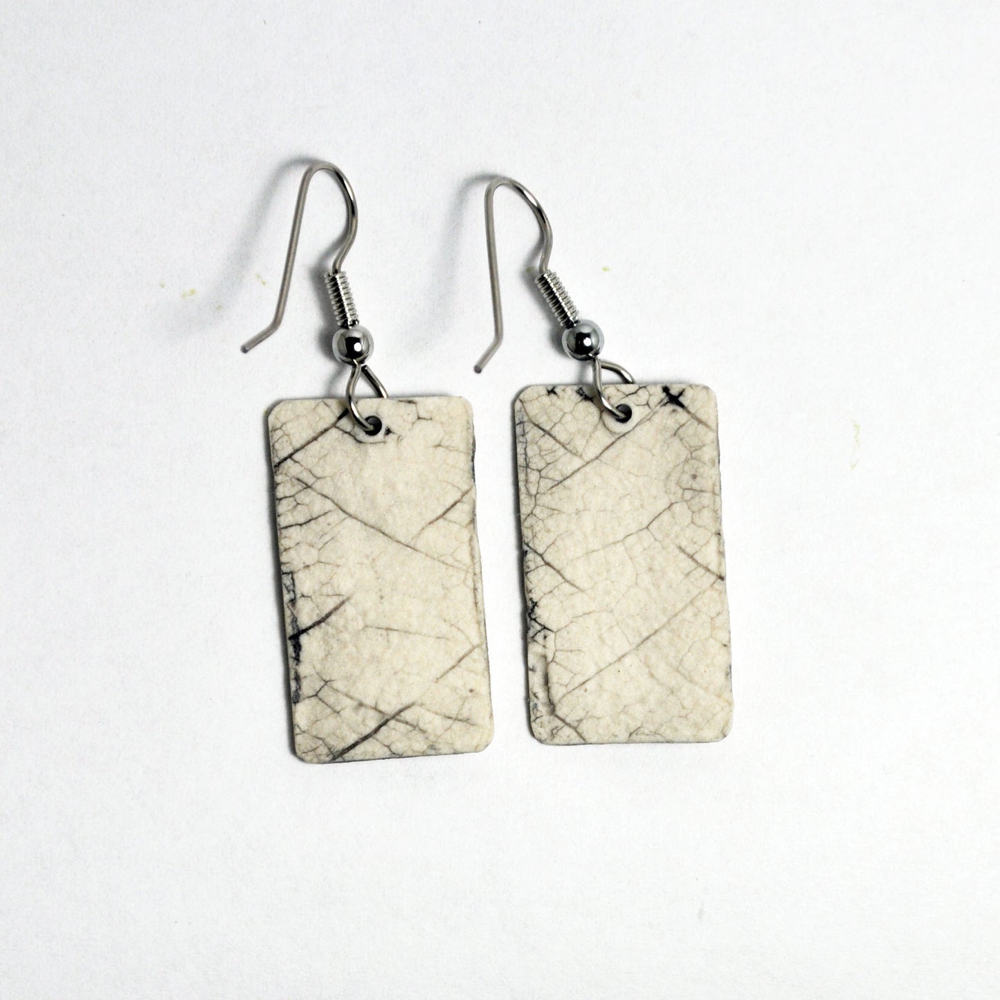 el715p Large black and white backs of earrings.jpg