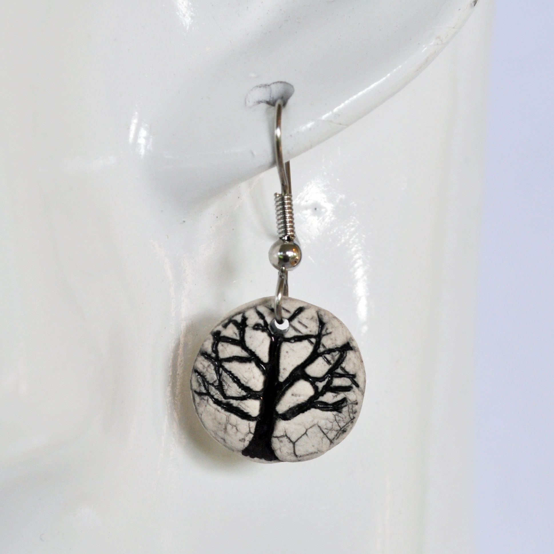 ELS815 Tree, Black, small round on mann.jpg